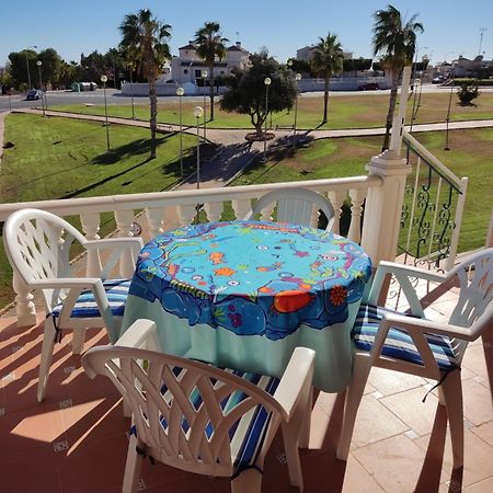Confortable Apartamento Con Vistas Al Mar Торевьиа Экстерьер фото