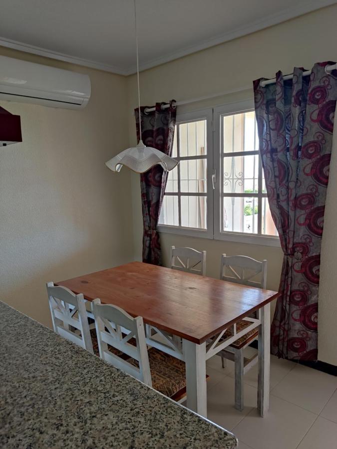 Confortable Apartamento Con Vistas Al Mar Торевьиа Экстерьер фото