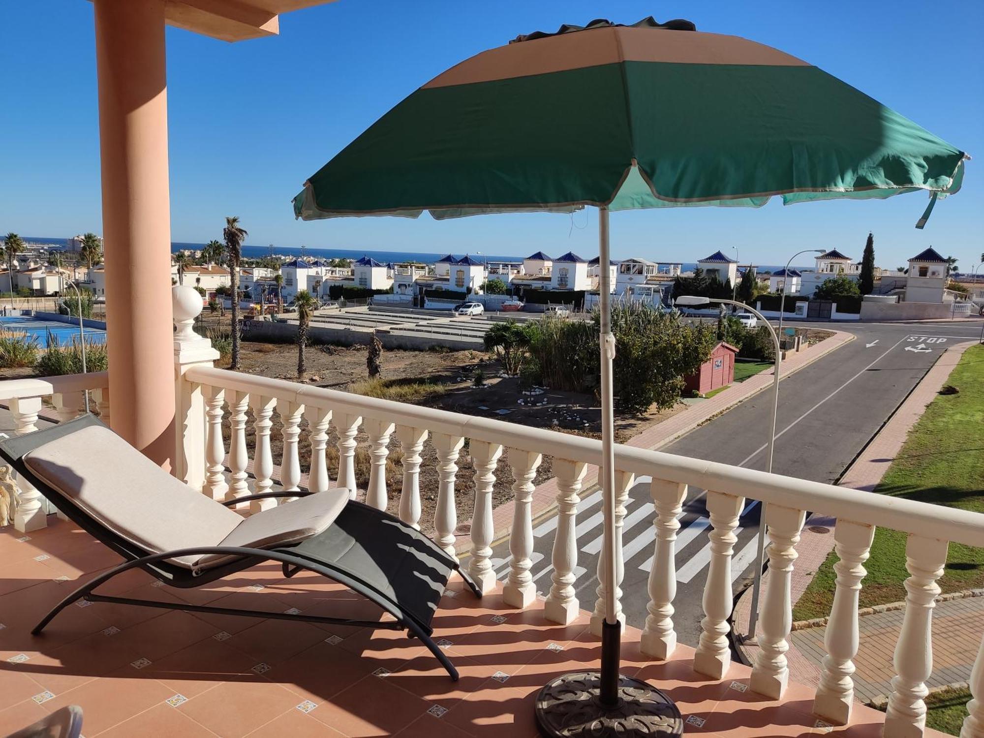 Confortable Apartamento Con Vistas Al Mar Торевьиа Экстерьер фото